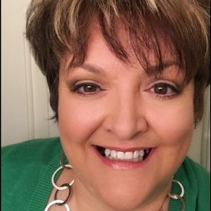 Meet your Posher, Angie